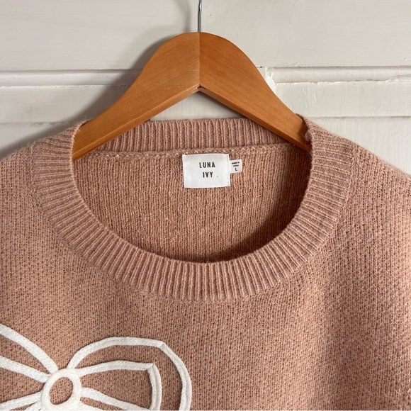 Nude Sweater - Picture 4 of 5